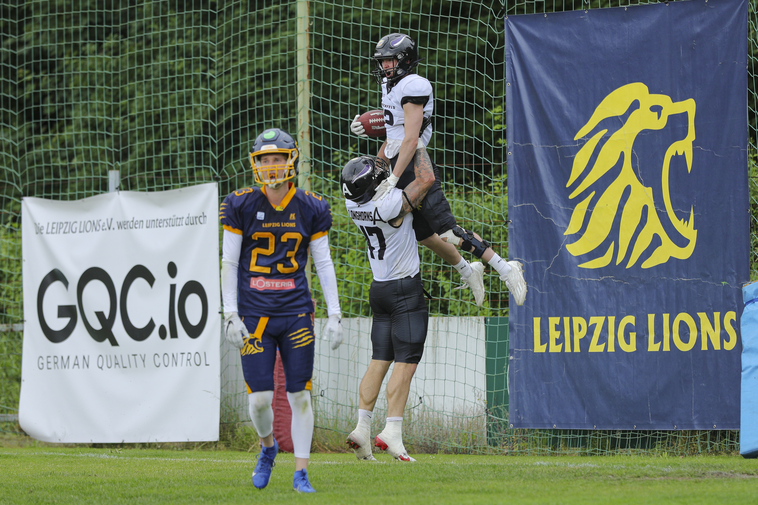 Langenfeld erhöht auf 13:21
