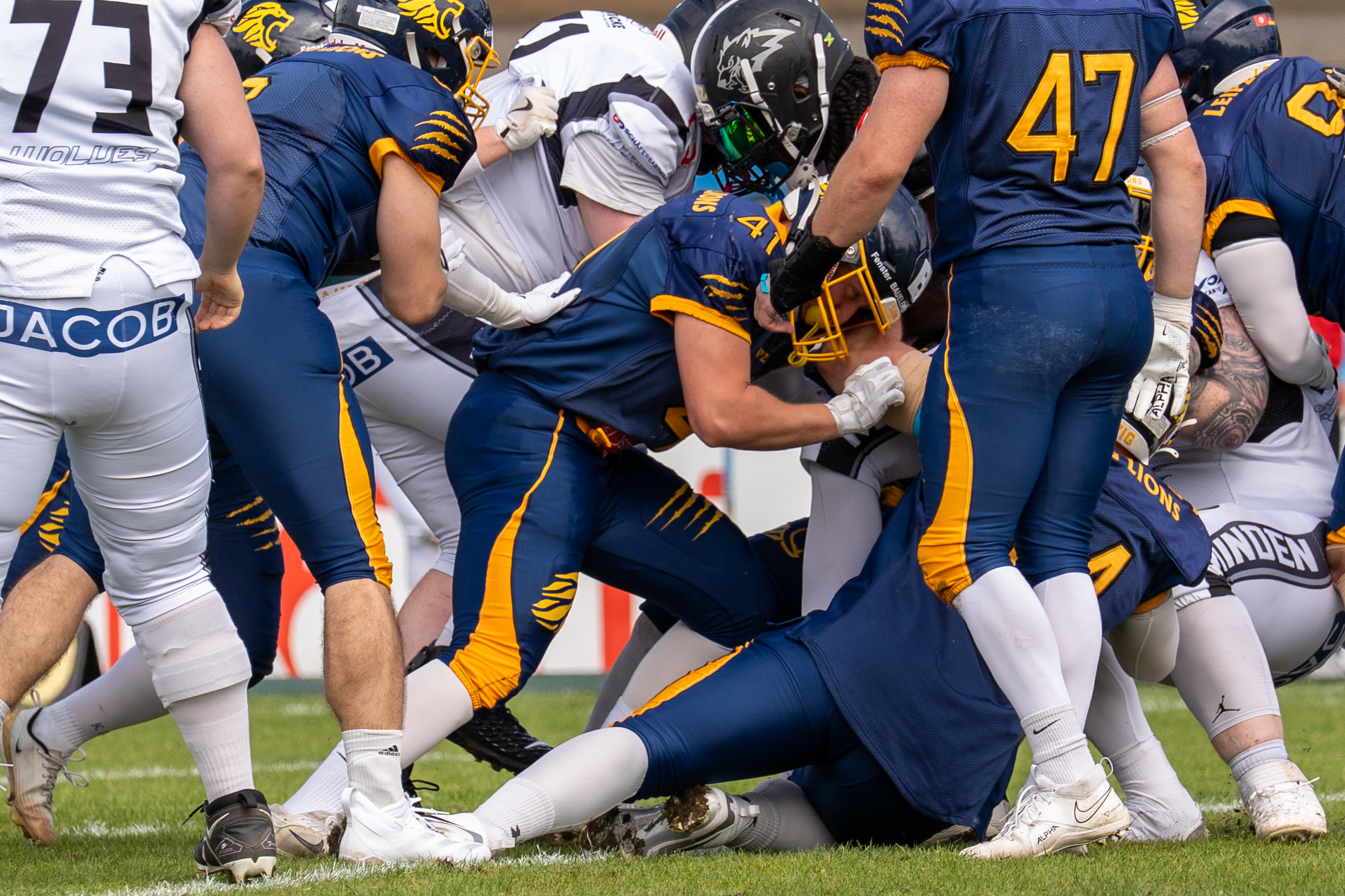 Defensive Aktion der Leipzig Lions gegen die Minden Wolves